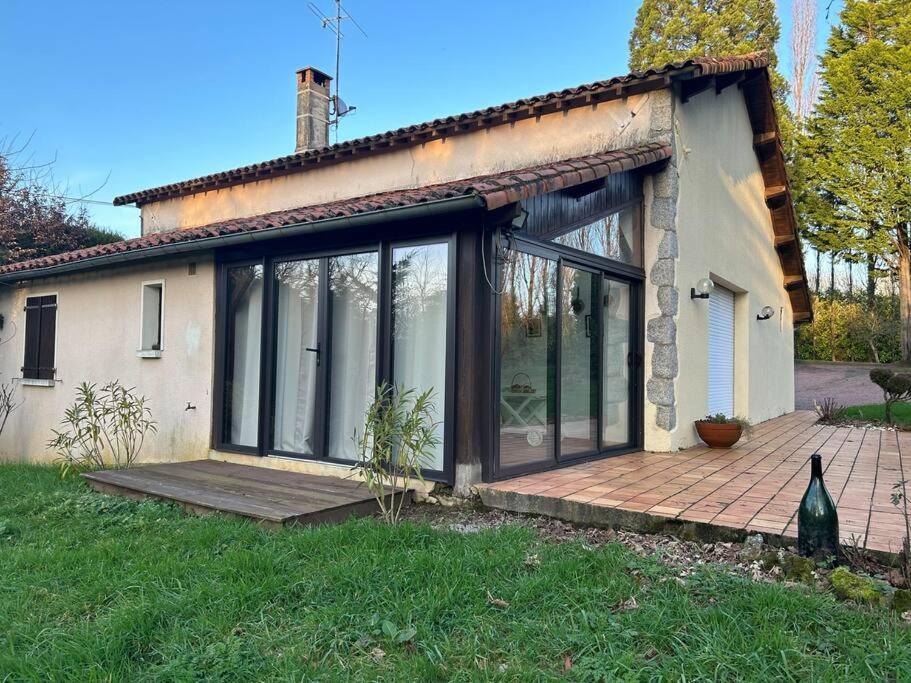 Maison Paisible Avec Lac Prive Secondigny 외부 사진